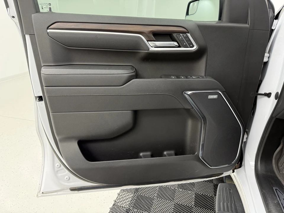 2023 GMC Sierra 5th Gen - Image 13 of 21