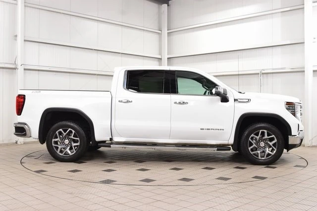 2023 GMC Sierra 5th Gen - Image 9 of 12