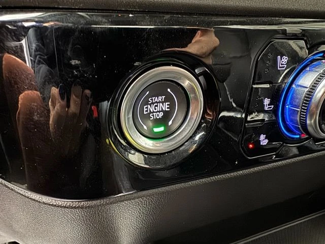 2023 GMC Sierra 5th Gen - Image 17 of 21