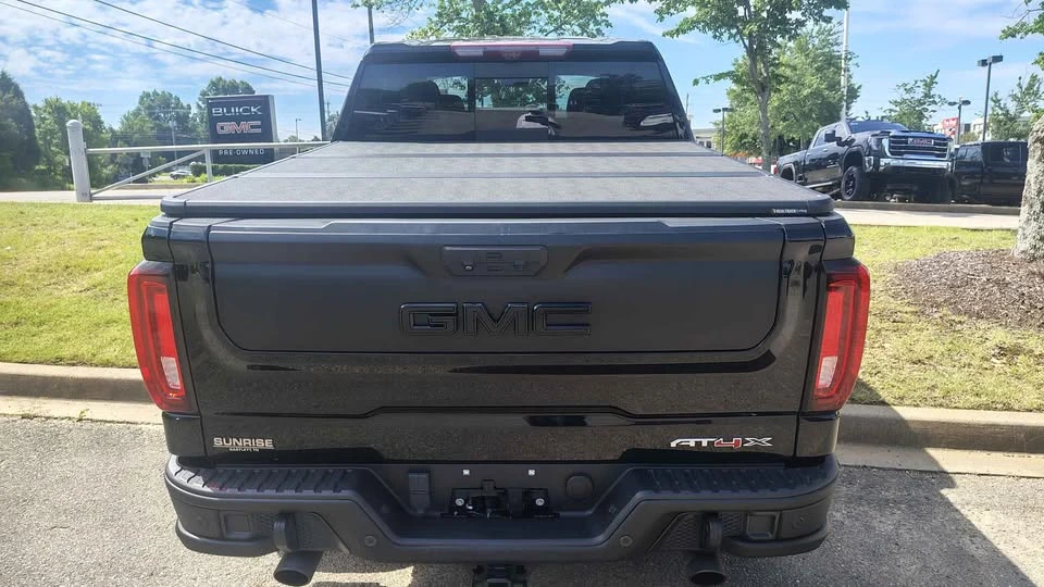 2023 GMC Sierra 5th Gen - Image 9 of 16