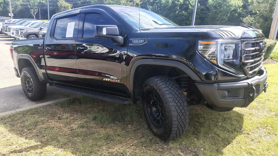 2023 GMC Sierra 5th Gen - Image 4 of 16