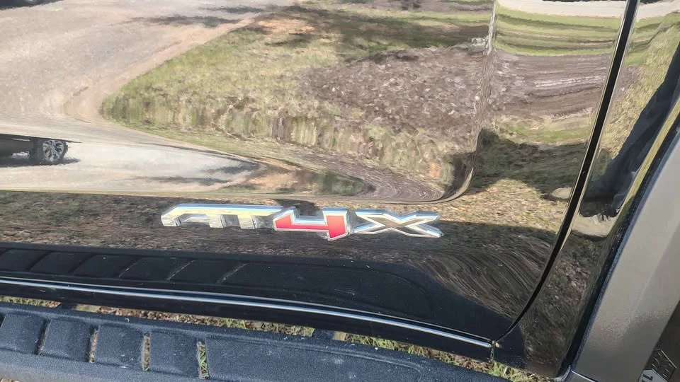 2023 GMC Sierra 5th Gen - Image 5 of 16