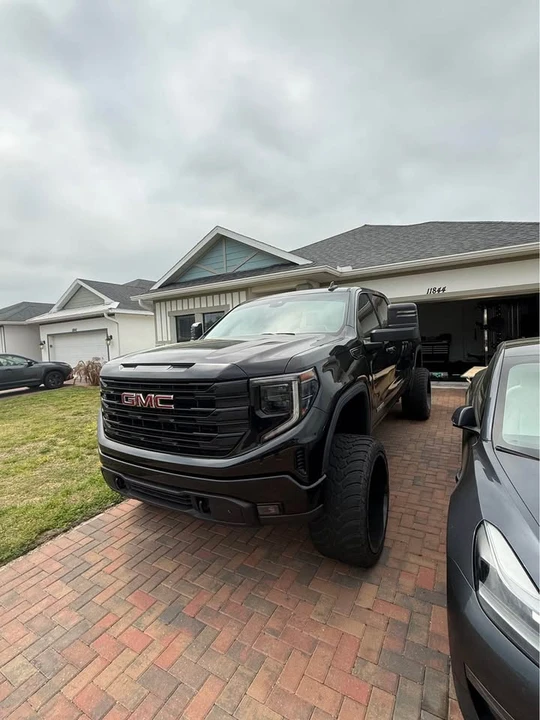 2023 GMC Sierra 4th Gen - Image 8 of 9