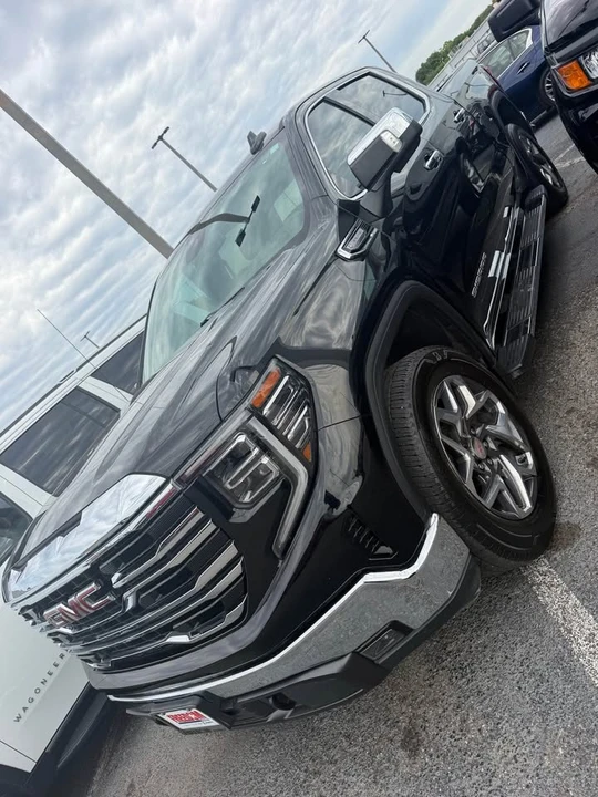 2023 GMC Sierra 5th Gen - Image 7 of 19
