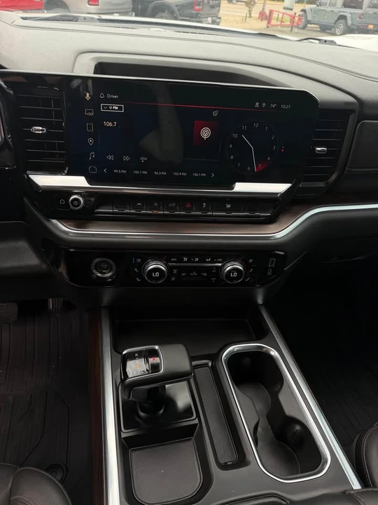 2023 GMC Sierra 5th Gen - Image 9 of 19