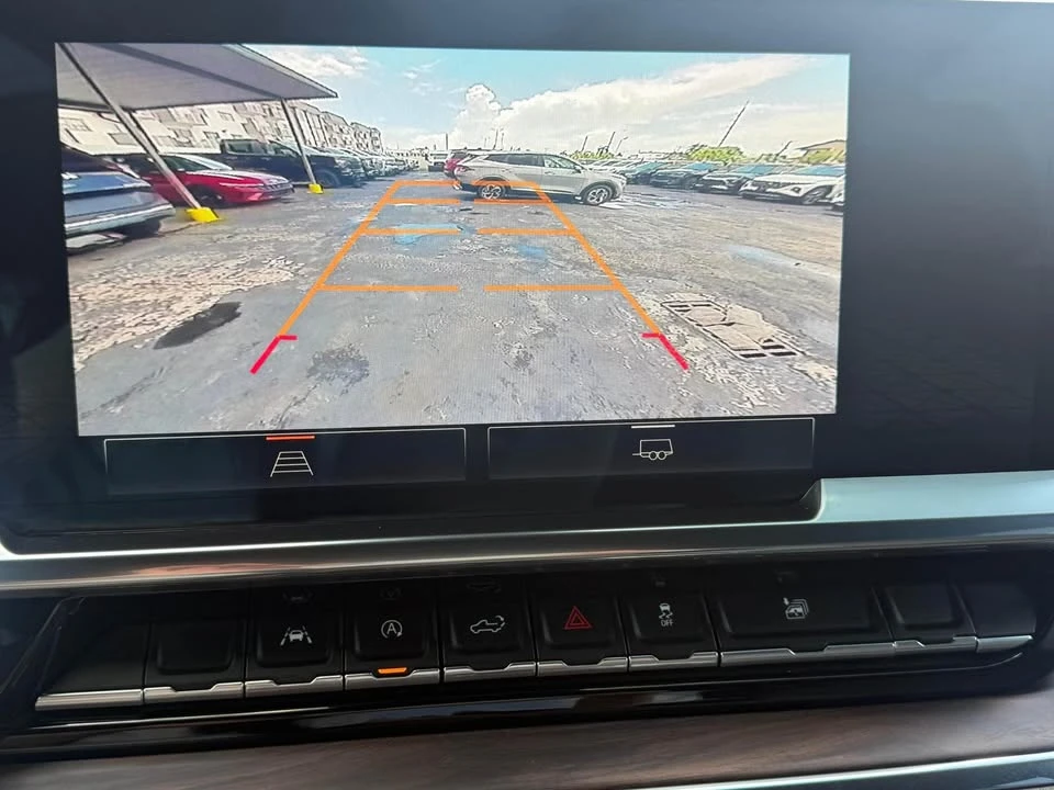 2023 GMC Sierra 5th Gen - Image 7 of 9