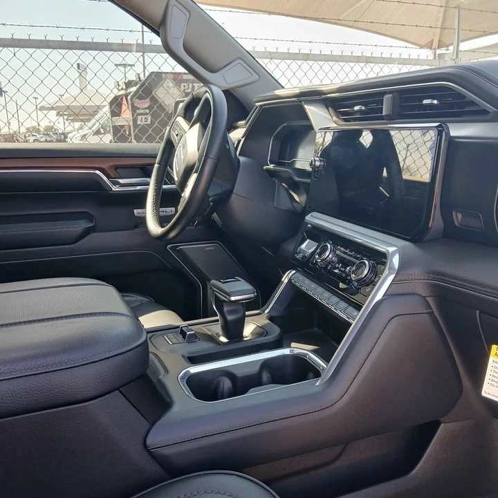 2023 GMC Sierra 5th Gen - Image 4 of 9