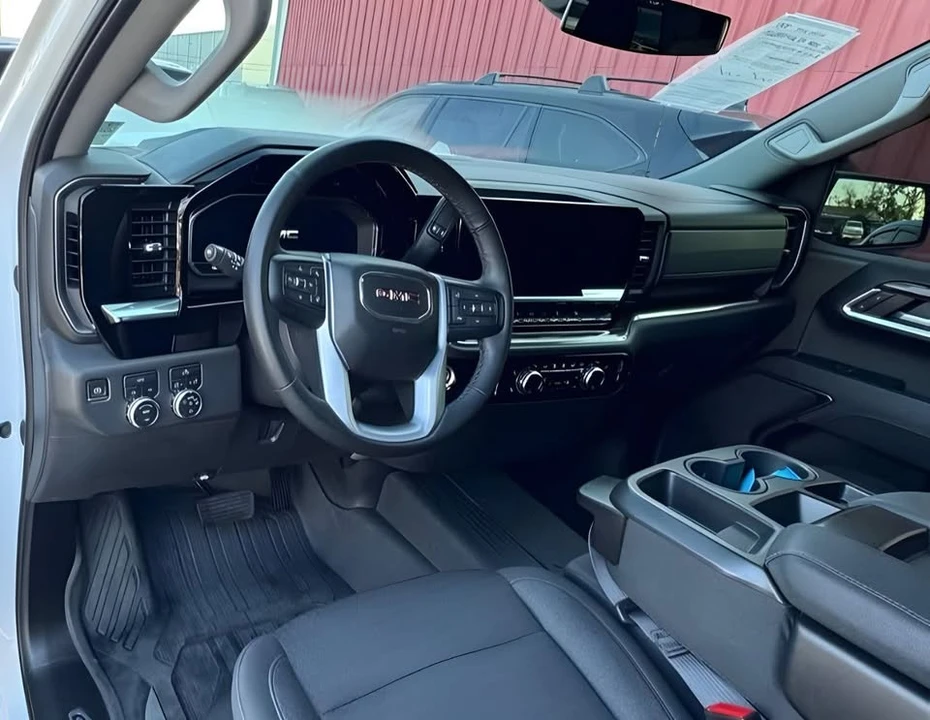 2023 GMC Sierra 5th Gen - Image 3 of 4