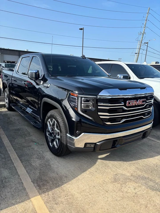 2023 GMC Sierra 5th Gen - Image 2 of 9