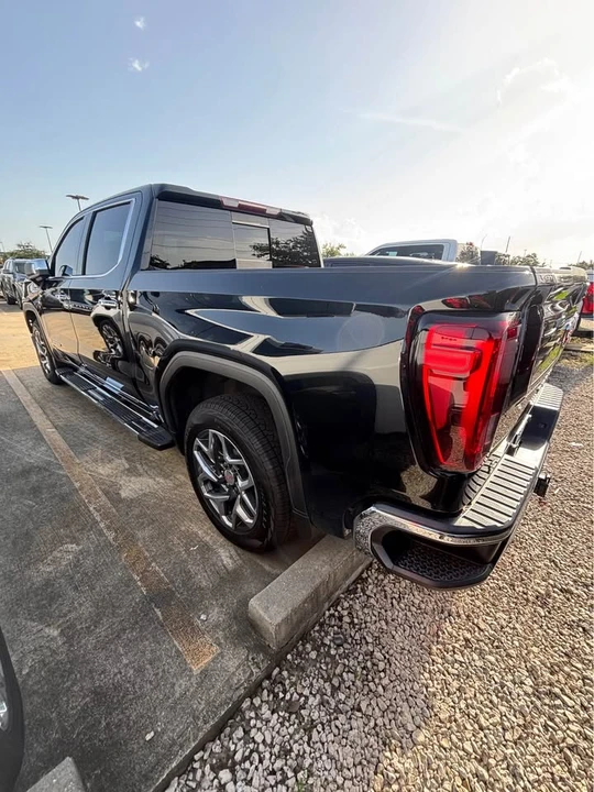 2023 GMC Sierra 5th Gen - Image 3 of 9