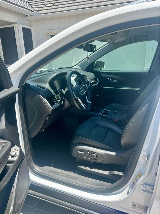 2023 GMC Terrain - Image 2 of 9