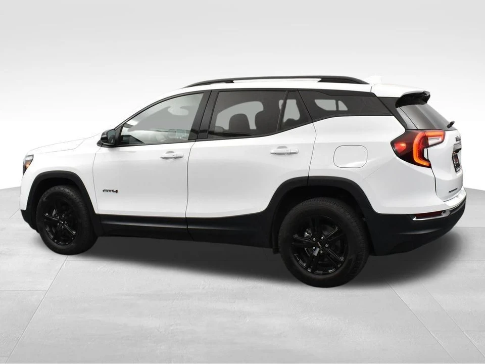 2023 GMC Terrain - Image 5 of 12
