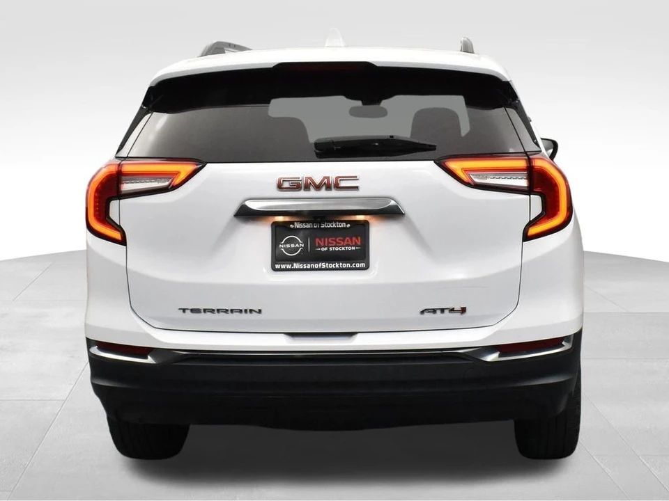 2023 GMC Terrain - Image 7 of 12