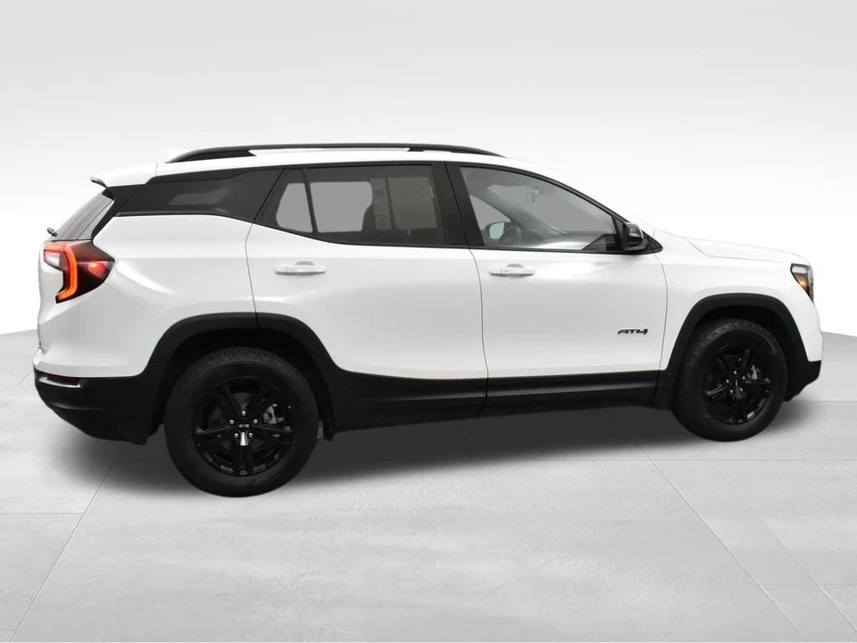 2023 GMC Terrain - Image 8 of 12