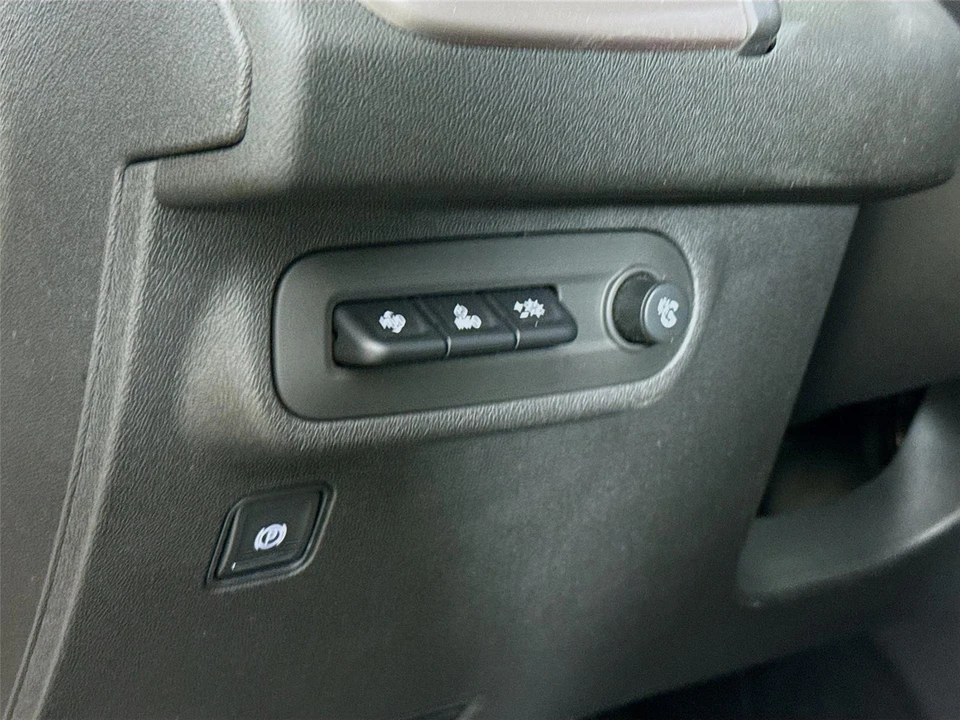 2023 GMC Terrain - Image 6 of 15