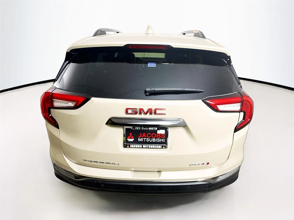2023 GMC Terrain - Image 10 of 21
