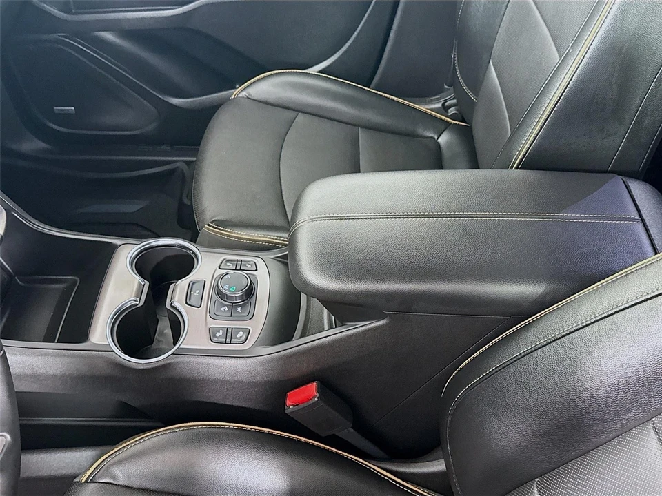 2023 GMC Terrain - Image 13 of 21