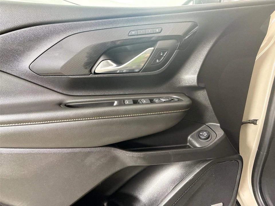 2023 GMC Terrain - Image 11 of 21