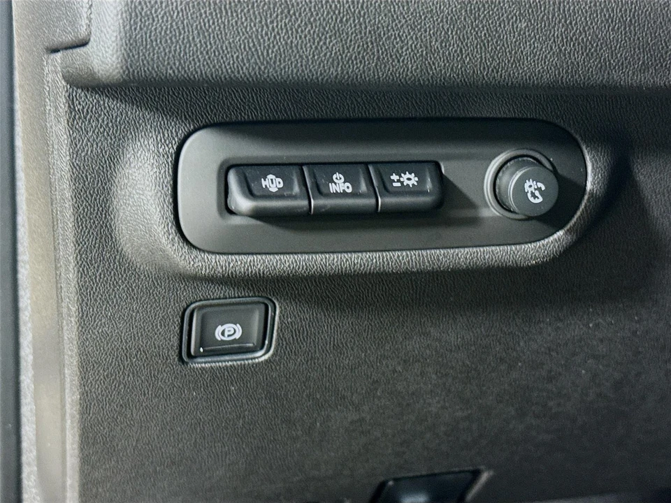 2023 GMC Terrain - Image 12 of 21