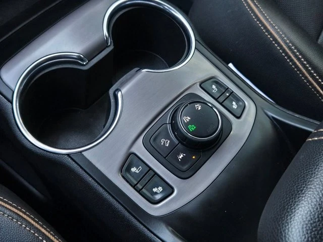 2023 GMC Terrain - Image 18 of 21