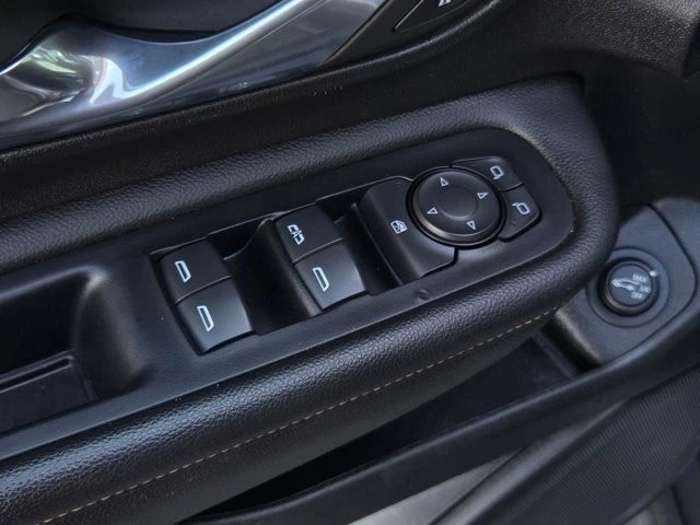 2023 GMC Terrain - Image 10 of 21