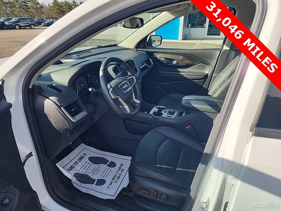 2023 GMC Terrain - Image 9 of 12