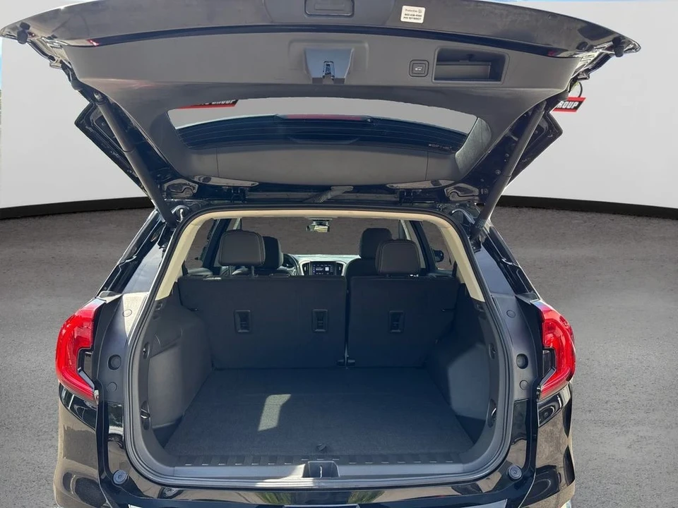 2023 GMC Terrain - Image 11 of 12