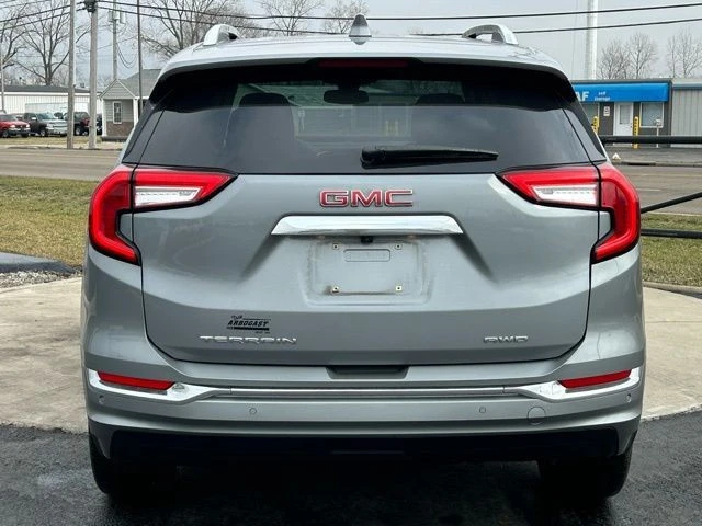 2023 GMC Terrain - Image 6 of 12