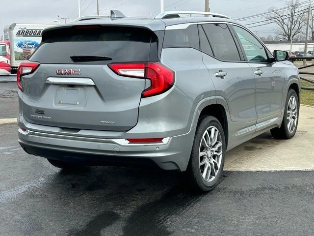 2023 GMC Terrain - Image 7 of 12