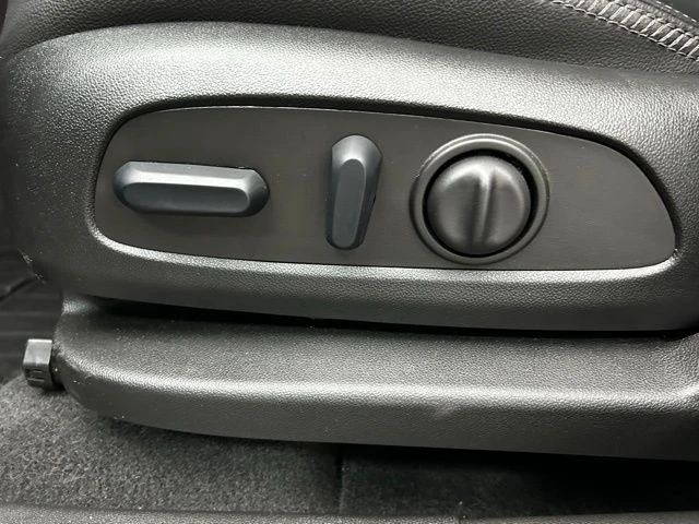 2023 GMC Terrain - Image 10 of 12