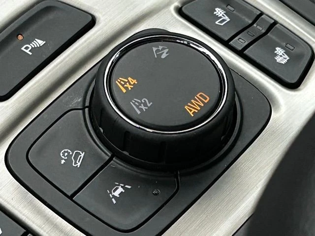 2023 GMC Terrain - Image 8 of 12