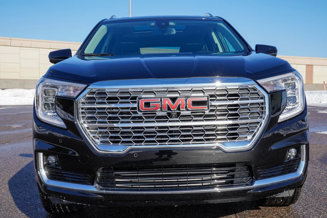 2023 GMC Terrain - Image 9 of 21
