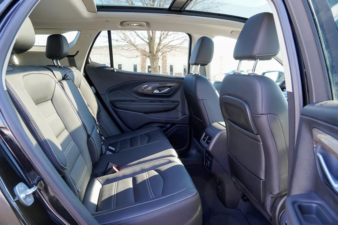 2023 GMC Terrain - Image 14 of 21