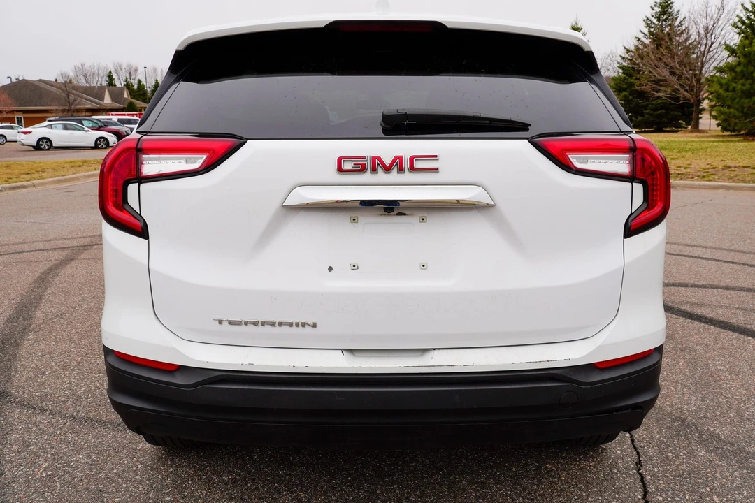 2023 GMC Terrain - Image 5 of 21