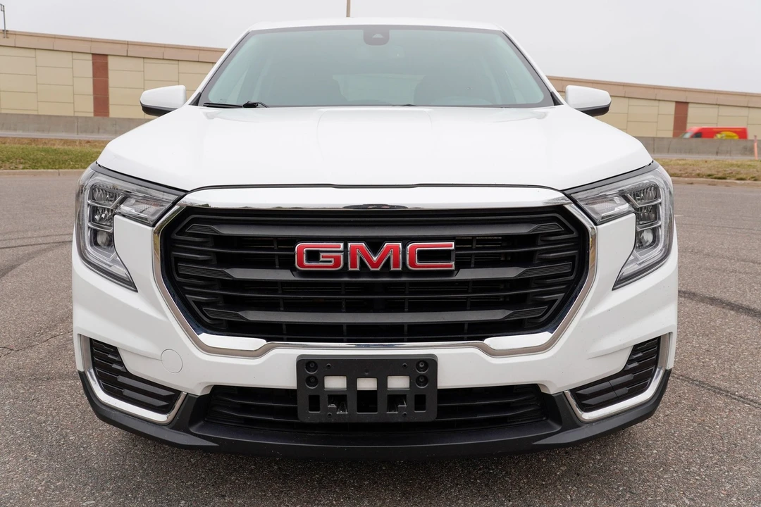 2023 GMC Terrain - Image 9 of 21