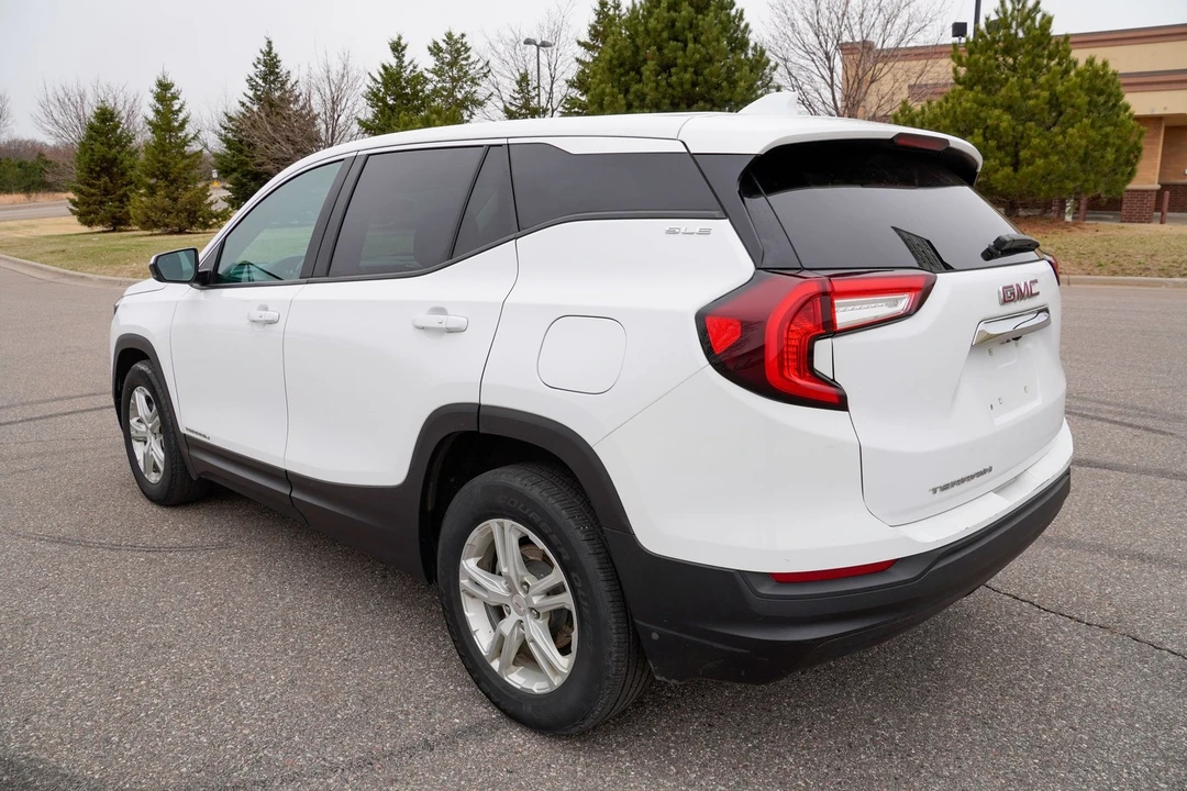 2023 GMC Terrain - Image 6 of 21