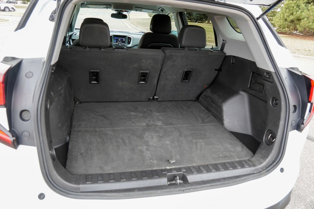 2023 GMC Terrain - Image 17 of 21