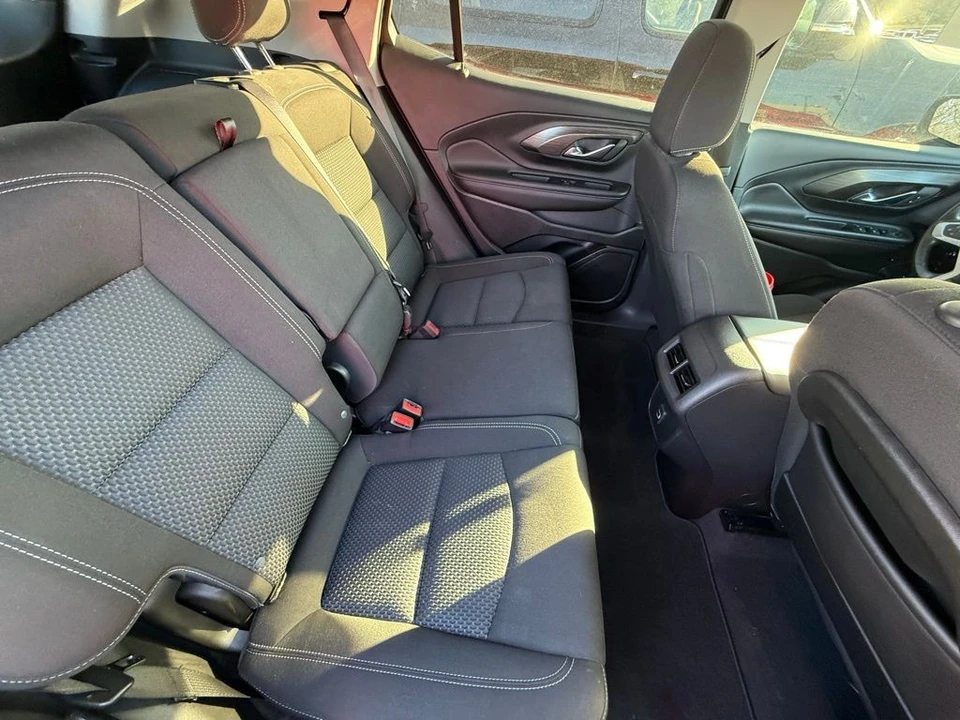 2023 GMC Terrain - Image 9 of 21