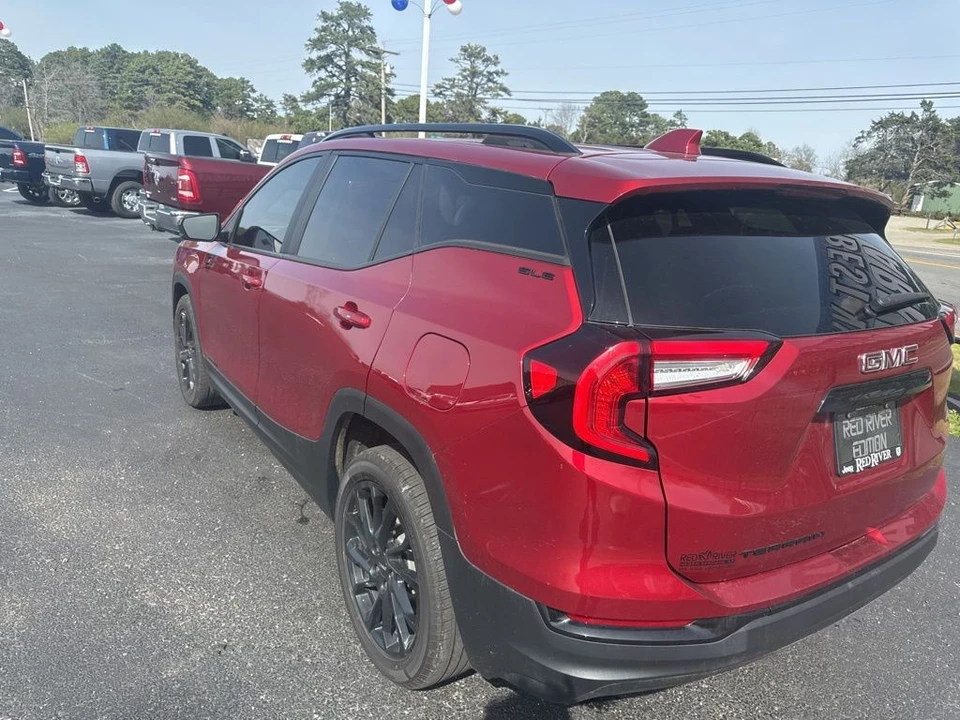 2023 GMC Terrain - Image 7 of 21