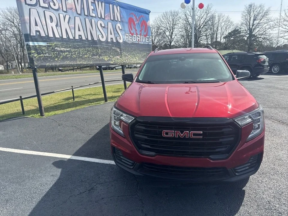 2023 GMC Terrain - Image 2 of 21