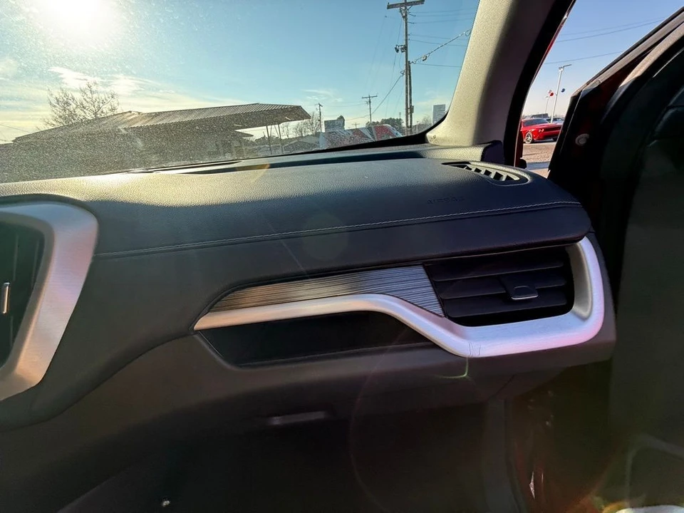2023 GMC Terrain - Image 20 of 21