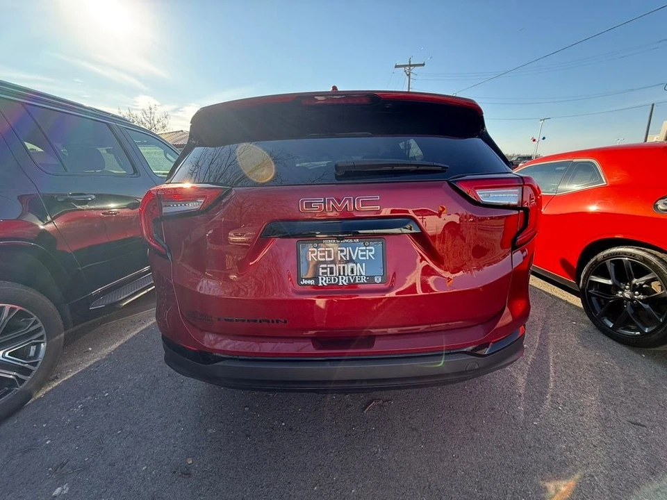 2023 GMC Terrain - Image 2 of 12