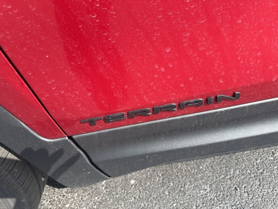 2023 GMC Terrain - Image 9 of 21