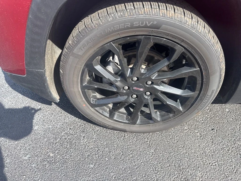 2023 GMC Terrain - Image 10 of 21