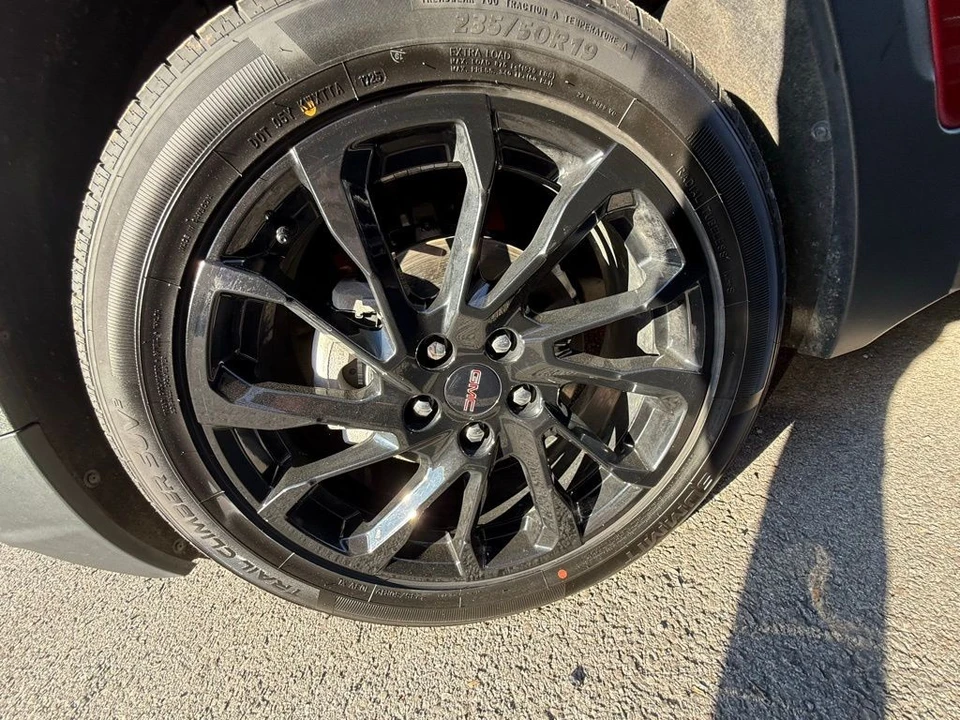 2023 GMC Terrain - Image 6 of 21