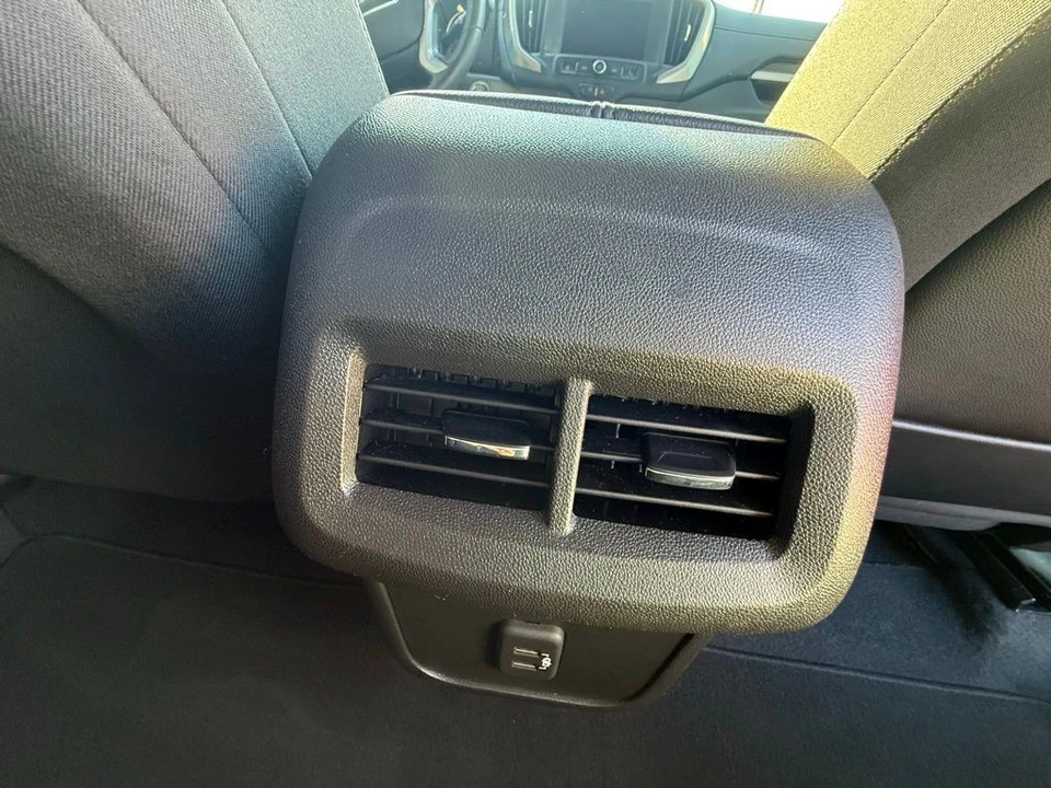 2023 GMC Terrain - Image 16 of 21
