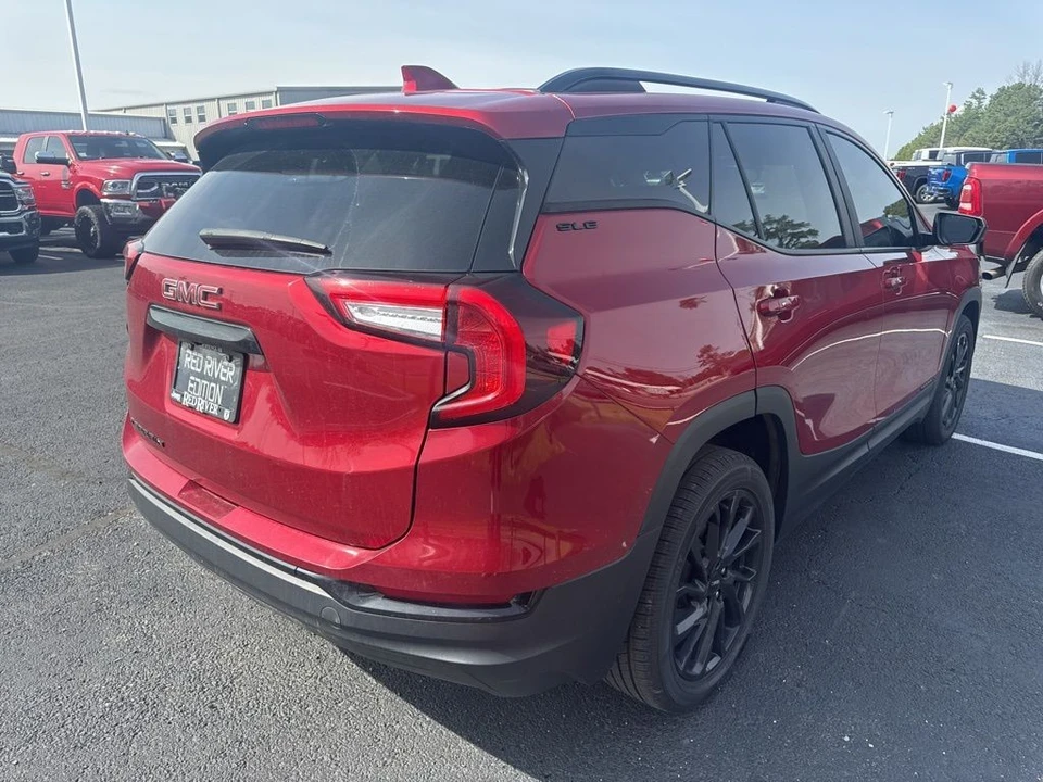 2023 GMC Terrain - Image 5 of 21