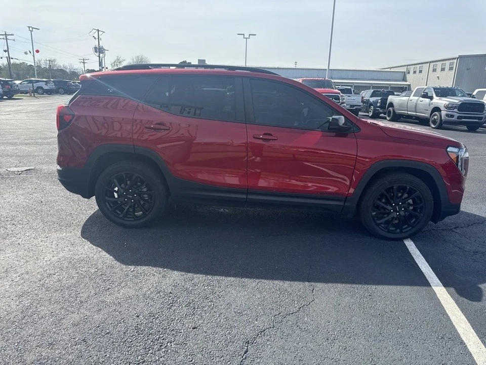 2023 GMC Terrain - Image 4 of 21