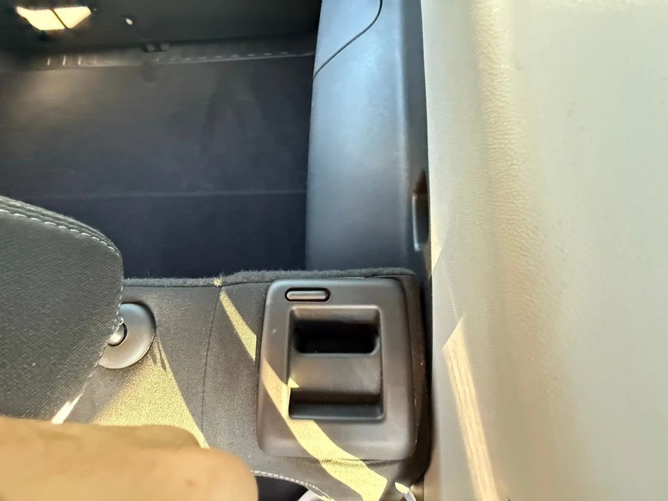 2023 GMC Terrain - Image 19 of 21
