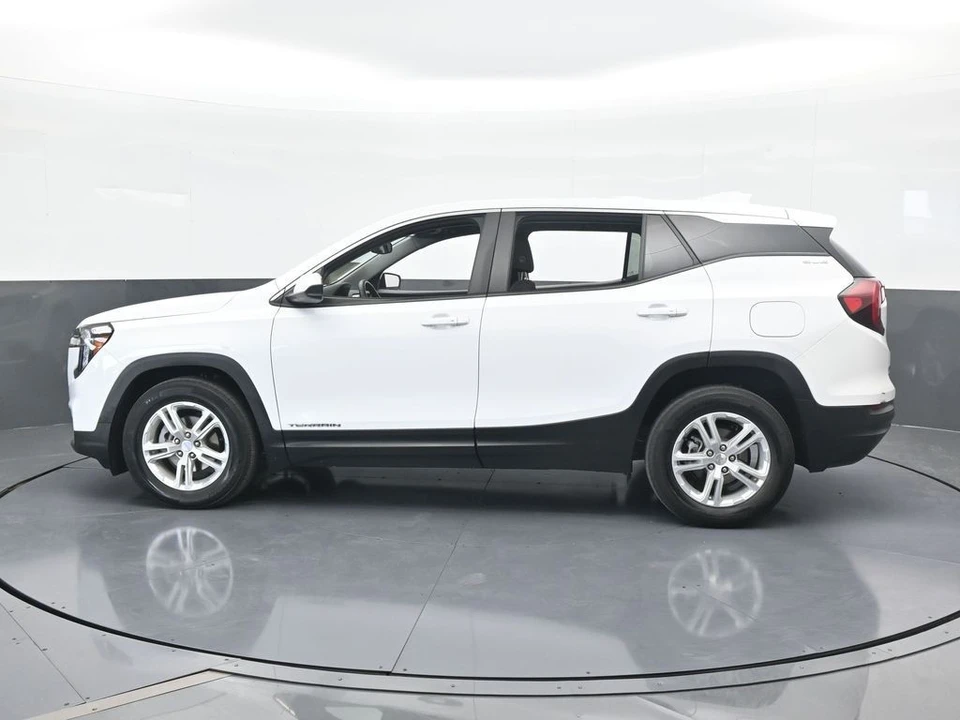 2023 GMC Terrain - Image 3 of 12